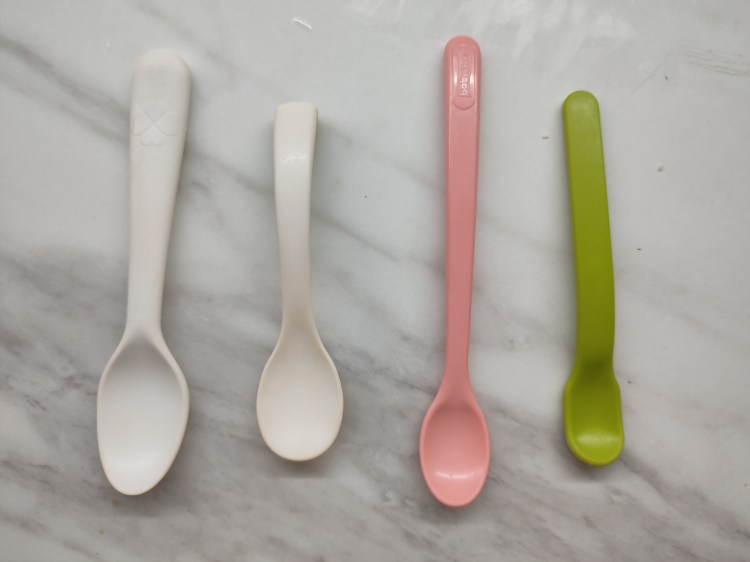 Как научих бебето да се храни с&nbsp;лъжица